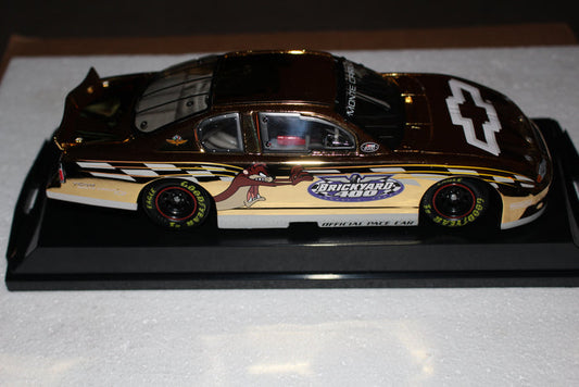2000 Brickyard 400 24KT Diecast Pace Car 1:24 with Display Case #2000