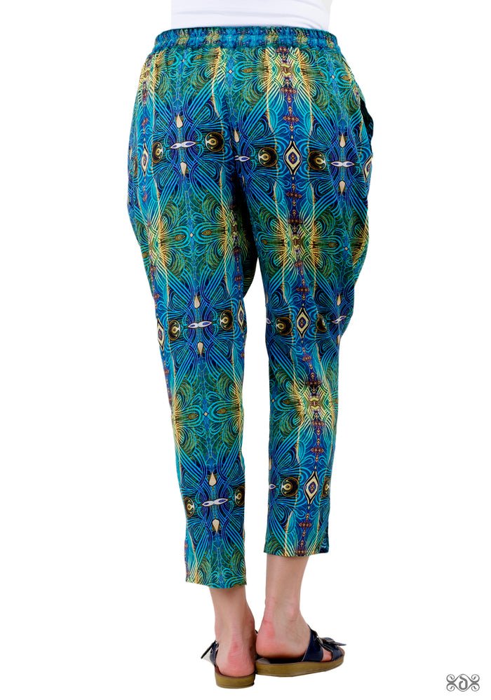 ART NOUVEAU Artistic Green Devarshy Pure Cotton Ladies Tapered Pant - 1118A