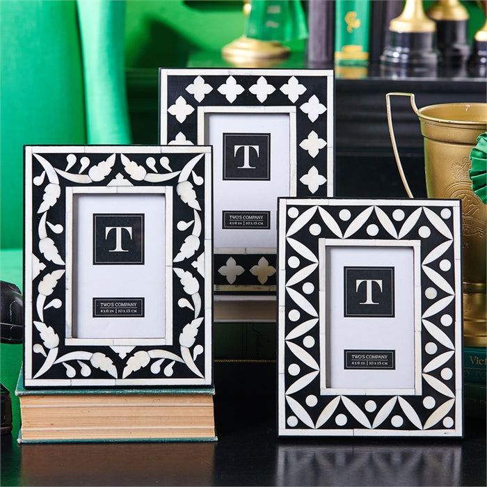 Black and White Photo Frame